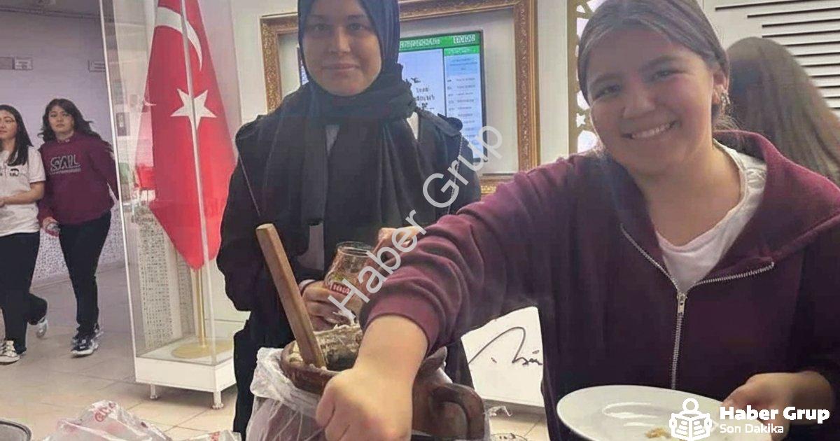 AFYONKARAHİSAR ŞUHUT ANADOLU LİSESİ, ANLAMLI BİR SOSYAL SORUMLULUK PROJESİNE İMZA ATARKEN, OKULDA 'ÇEDES GAZZE İÇİN SEFERBER' TEMALI HAYIR ÇARŞISI DÜZENLENDİ.