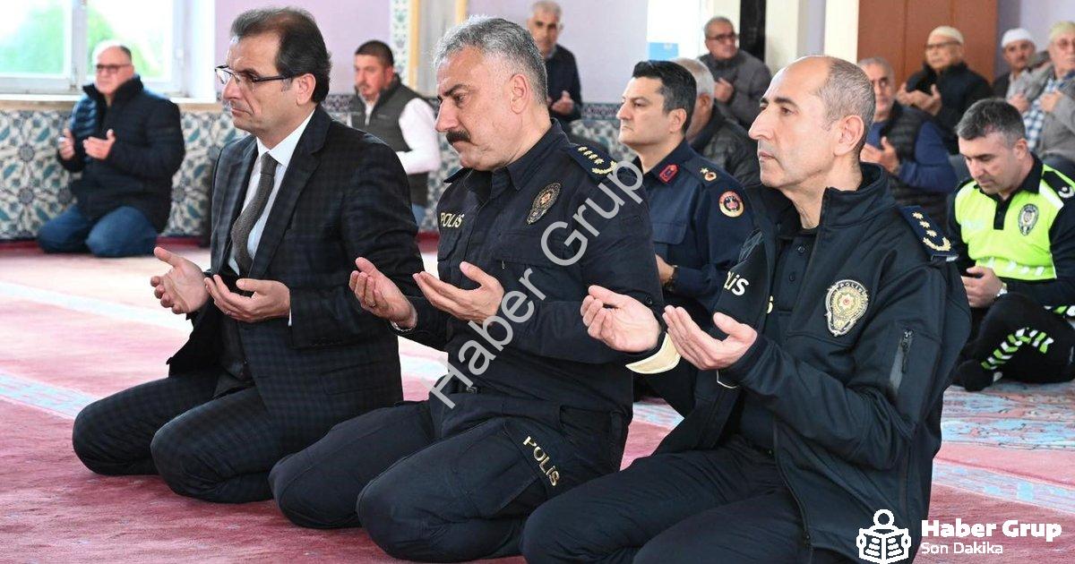 "Manisa Şehidini Unutmadı: Polis Memuru Ali Barut İçin Mevlid ve Lokma Hayrı" başlıklı haber için fo