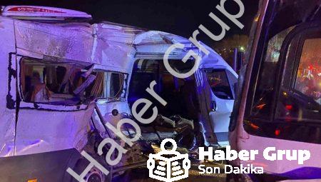 İzmir Kemalpaşa’da Servisler Çarpıştı: Ortalık Savaş Alanına Döndü