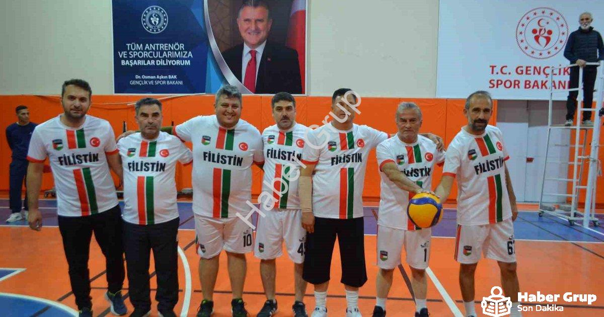 "Selendi'de Anlamlı Şampiyonluk: Kupa Gazze Şehitlerine Armağan Edildi" başlıklı haber için fotoreal