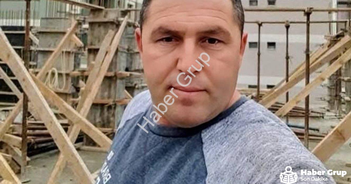 "İzmir'de İnşaat Faciası: 49 Yaşındaki İşçi Hayatını Kaybetti" başlıklı haber için fotorealistik, pr