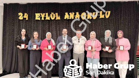 Mahalle muhtarından 24 Kasım’da öğretmenlere anlamlı plaket