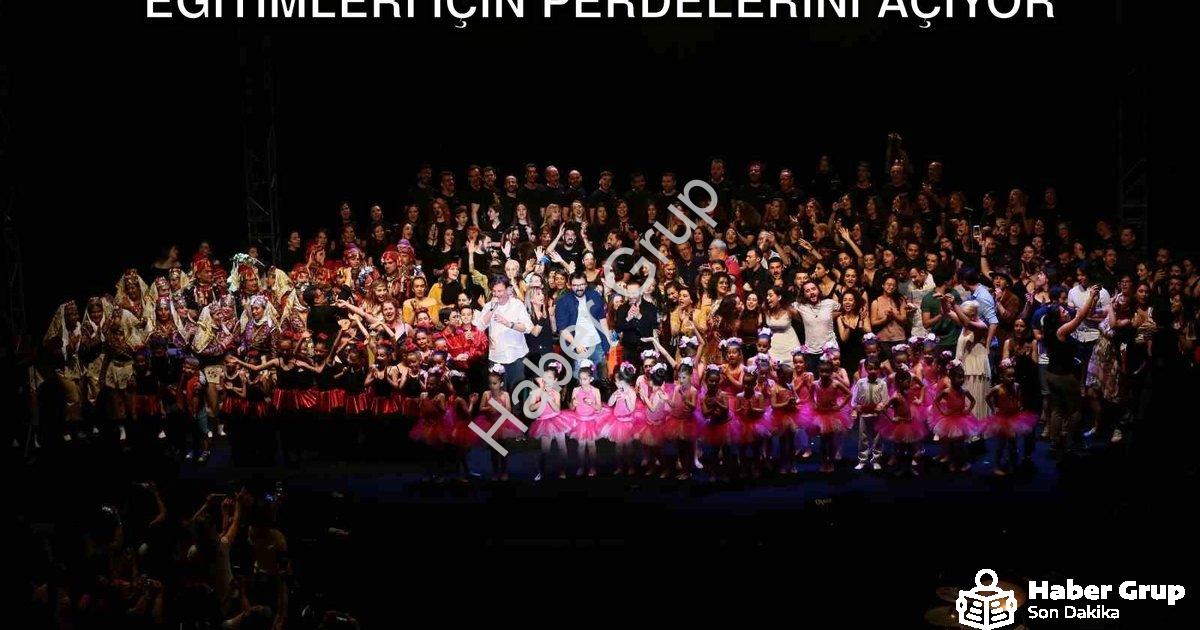 "Folkart Academy 2025-2026 Tiyatro Eğitimleri İçin Perdelerini Açıyor" başlıklı haber için fotoreali