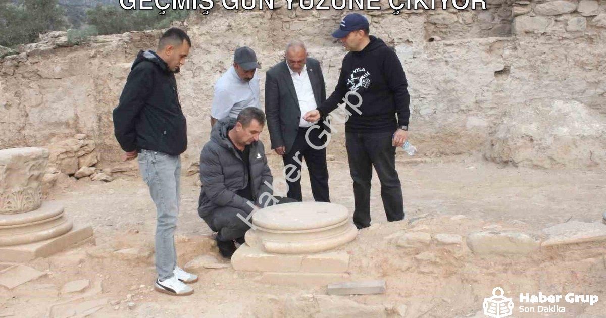 "Sultanhisar'ın Tarihi İncisi Nysa'da Geçmiş Gün Yüzüne Çıkıyor" başlıklı haber için fotorealistik,