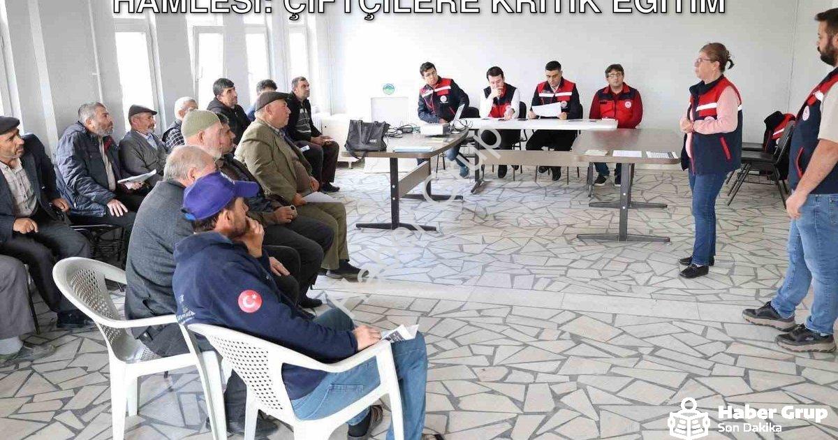 "Afyonkarahisar'da Tarımsal Kalkınma Hamlesi: Çiftçilere Kritik Eğitim" başlıklı haber için fotoreal