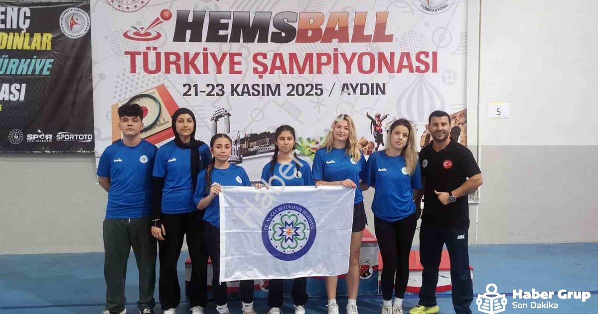 "Muğla Büyükşehir Sporcuları Hemsball Türkiye Şampiyonası'nı Salladı" başlıklı haber için fotorealis