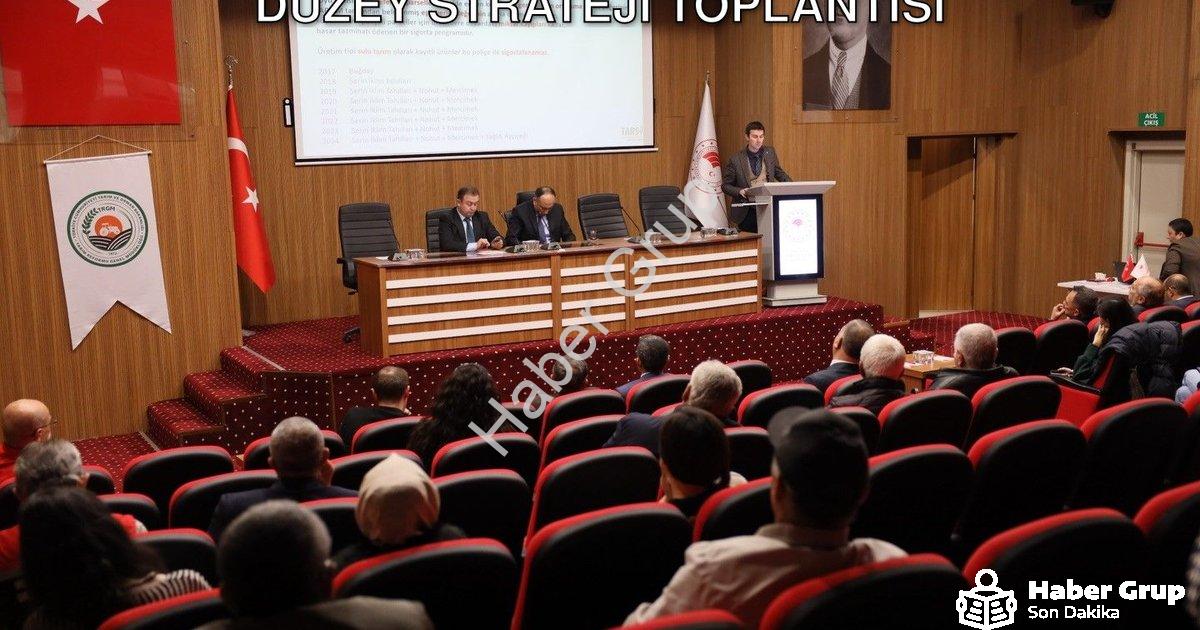 "Muğla'da Kuraklık Tehdidine Karşı Üst Düzey Strateji Toplantısı" başlıklı haber için fotorealistik,
